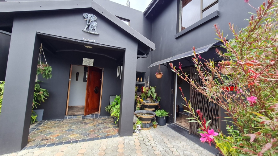 10 Bedroom Property for Sale in Dana Bay Western Cape